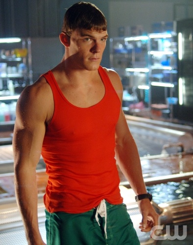 TheCW Staffel1-7Pics_68.jpg - SMALLVILLE"Aqua" (Episode #506)Image #SM506-0307Pictured: Alan Ritchson as AquamanCredit: © The WB/Sergei Bachlakov